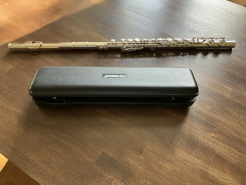 Yamaha 211 flute with - 211, carry